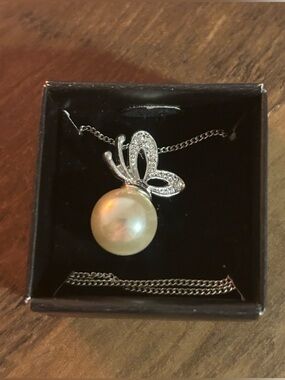 AVON Silver Pearl Butterfly Pendant Necklace - White Pearl